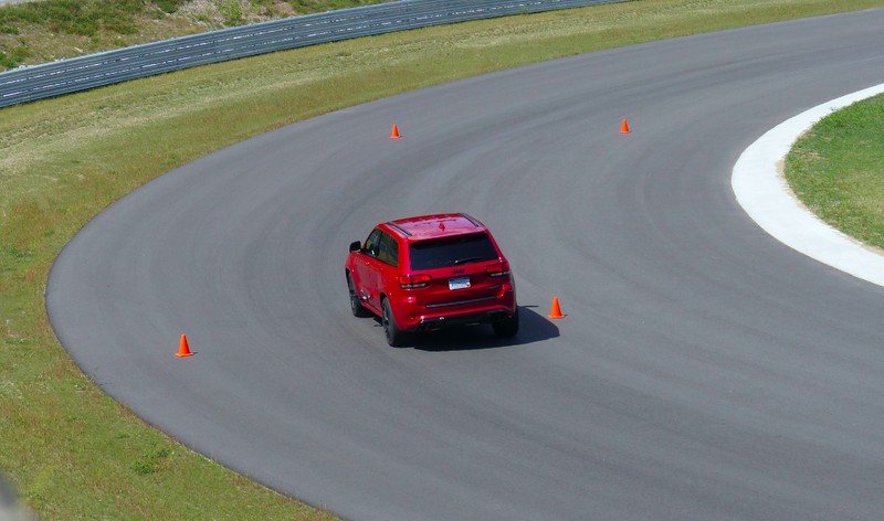Illustration for article titled The 707 Horsepower 2018 Jeep Trackhawk Is America’s Most Practical Supercar